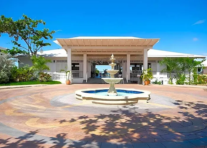 Maayo Hotel