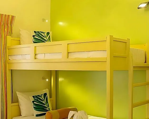 Maayo Hotel San Remigio (Cebu)